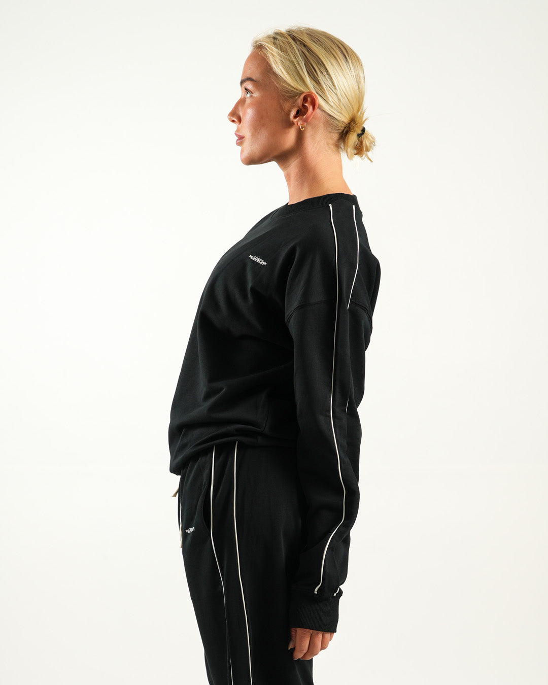 Flow Sweater - Black
