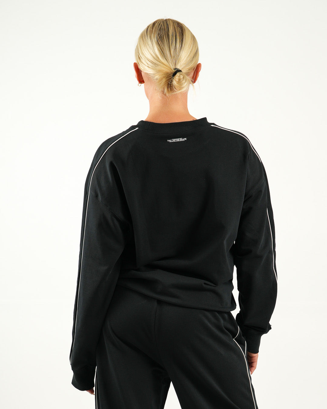 Flow Sweater - Black